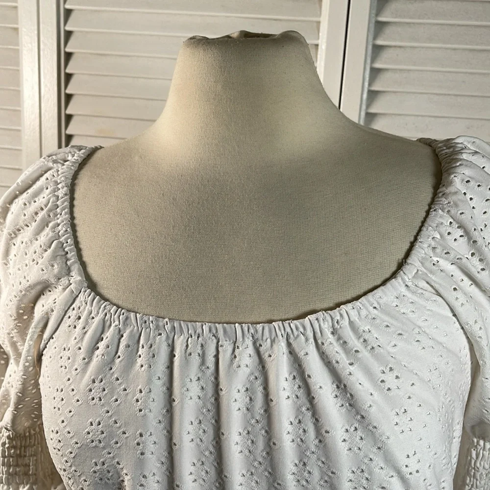 Urban Romantics White Eyelet Smock Off Shoulder, Size: S. - Picture 6 of 11
